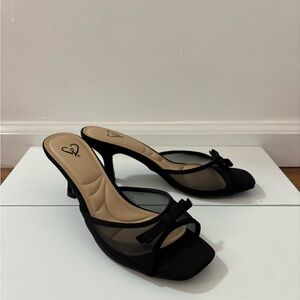 Elegant Black kitten Heels